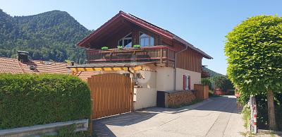 TRAUMLAGE MIT BESTEM BERGBLICK - 1.295.000,00&nbsp;EUR Kaufpreis, ca.&nbsp; 125,00&nbsp;m&sup2;&nbsp;Wohnfl&auml;che in Ruhpolding (PLZ: 83324)