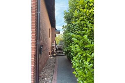 Zweifamilienhaus - 649.000,00&nbsp;EUR Kaufpreis, ca.&nbsp; 260,00&nbsp;m&sup2; in Garbsen (PLZ: 30827) Berenbostel