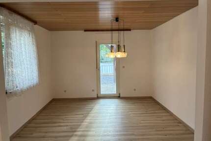 Haus zum Mieten in Rutesheim 850,00 € 85 m²