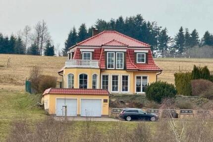 EinZweifamilienhaus in 98634 Frankenheim mit Garagen - Wasungen