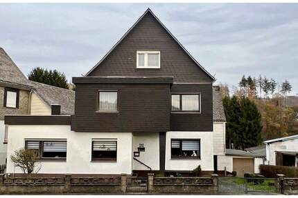 Mandeln: gepflegtes Einfamilienhaus mit großer Scheune - Dietzhölztal / Mandeln