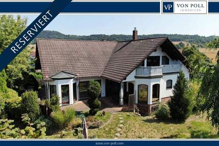 Großzügiges, freistehendes Einfamilienhaus mit Wellnessbereich und Doppelgarage - Felsberg Gensungen