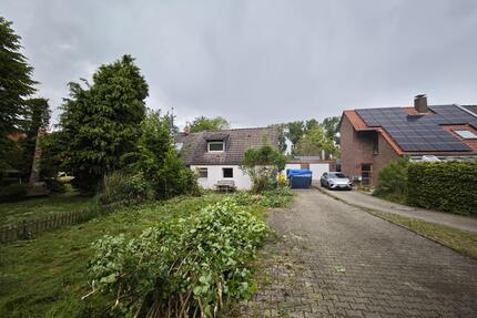 Doppelhaushälfte, idyllisch an der Niers gelegen mit Potential - Willich