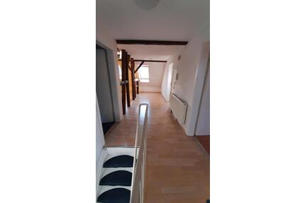 3-Zimmer-Dachgeschosswohnung ab 01.07. zu vermieten in Berghülen