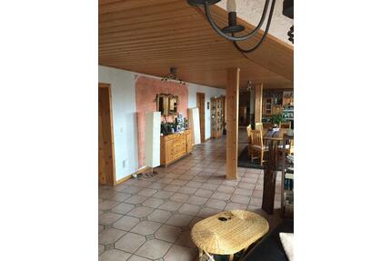 Attraktive Eigentumswohnung mit großem Balkon und 2 Stellplätzen - Ranstadt