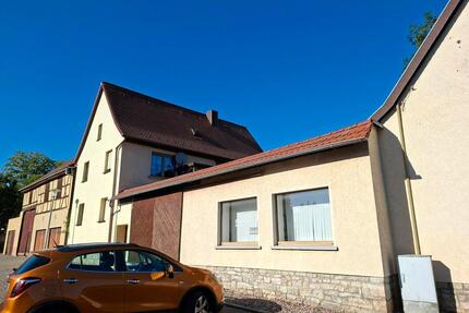 Wohnhaus mit großzügiger Werkstatt, Garage und Nebengelass - Apolda