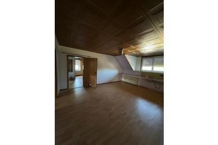 Attraktive 6-Zimmer-Wohnung in der Ballweilerstr. in Blieskastel-Blickweiler