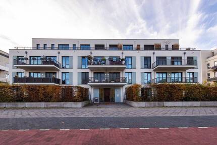 Architektonisch geprägtes Wohnkonzept mit feinem Interieur und Premium Ausstattung! - Berlin Lichterfelde