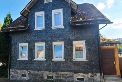 Haushälfte mit Grundstück - 41.250,00&nbsp;EUR Kaufpreis, ca.&nbsp; 50,00&nbsp;m&sup2; in Großbreitenbach (PLZ: 98701)