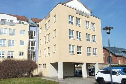 - Vermietete Eigentumswohnung mit Tiefgarage und Fahrstuhl - - Weißenfels