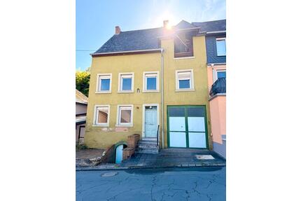 Einfamilienhaus mit Potenzial - 59.000,00&nbsp;EUR Kaufpreis, ca.&nbsp; 120,00&nbsp;m&sup2; in Bernkastel-Kues (PLZ: 54470)