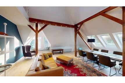 Großzügige 4-Zimmer-Dachgeschosswohnung mit Galerie nahe Tegeler Forst in Hermsdorf - Berlin