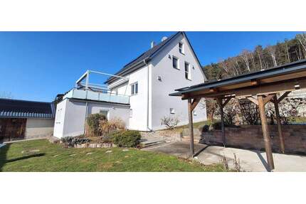 Neuwertig, stilvoll, großzügig, exklusiv: Einfamilienhaus mit Einliegerwohnung in Top-Lage - Schwandorf