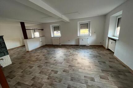 Gemütliche 3,5 Zi-Whg in Mistelgau-Kachelofen, Garage, 930 € warm
