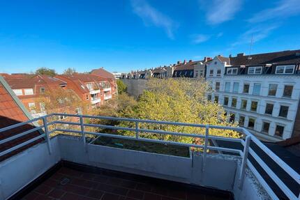 Helle 2-Zimmer-Dachwohnung mit Dachterrasse + Aufzug, Kiel