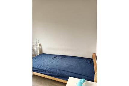 Nachmiete ab April - 300,00&nbsp;EUR Kaltmiete, ca.&nbsp; 20,00&nbsp;m&sup2; in Dresden (PLZ: 01219) Prohlis