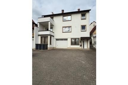 Großes Wohnhaus für Gewerbe oder Familie - Poppenhausen