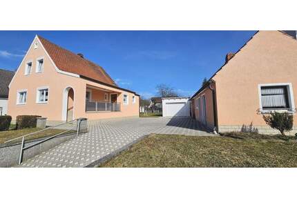 Platz für die ganze Familie - gepflegtes Einfamilienhaus mit sehr großem Grundstück und Nebengebäude - Kümmersbruck Haselmühl