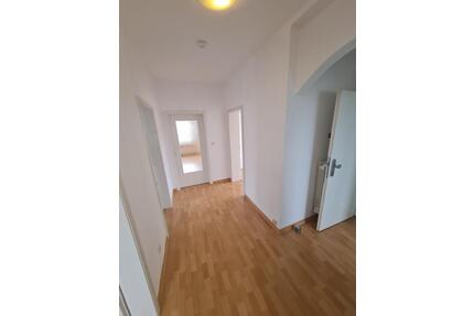 Schöne 4-Zimmer-Wohnung mit Terrasse & Garage in Hille-Oberlübbe