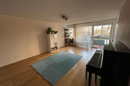 Kernsanierte 5-Zimmer-Wohnung mit Garage und Balkon in Tübingen