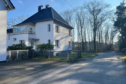 Freistehendes Haus mit großem Grundstück - Bielefeld Sennestadt