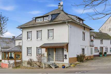 Haus zum Kaufen in Weidenbach 165.000,00 € 243 m²