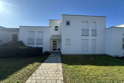 Wohnung zum Kaufen in Saarbrücken 81.000,00 € 28.47 m²