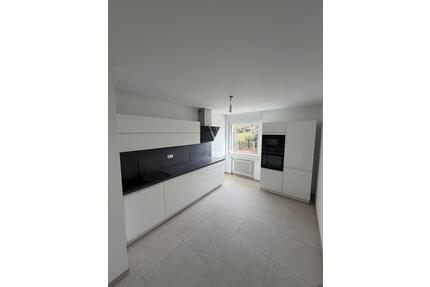 Stilvoll kernsanierte 2,5 Zimmer Wohnung in Köln-Rodenkirchen