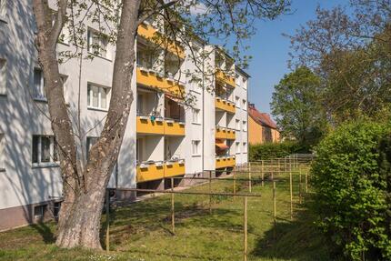 Gemütliche 3-Raum Wohnung mit Badewanne in ruhiger Wohnlage in der H.-Heine-Str. 27 Naumburg (Saale)