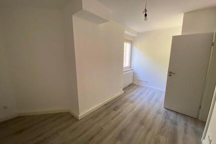 WG Zimmer Zwei-Etagen Wohnung mit zwei Bädern und voll ausgestatteter Küche – Mannheim E7,23