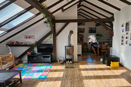 Sehr helle, zentrale 2Zimmer DG-Wohnung KM € 1000,00 - Kandel