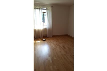 Helle 2,5 Zimmer Wohnung - 650,00&nbsp;EUR Kaltmiete, ca.&nbsp; 51,00&nbsp;m&sup2;&nbsp;Wohnfl&auml;che in Königswinter (PLZ: 53639)