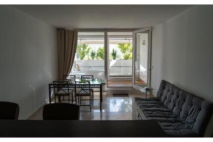 Charmante 47 m² mit Wintergarten & Olympiaturm-Blick - München Am Riesenfeld