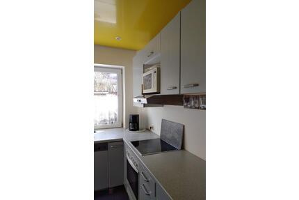 2 ZKüche (EBK) BadDusche u. Badew.,Gäste-WC, Laminat u. Fliesen - Achim