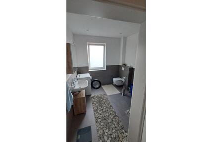 Moderne 3-Zimmer-Wohnung mit 92 m², Balkon und zwei Stellplätzen - Porta Westfalica