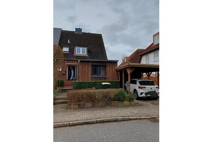 Reihenendhaus Laboe Zentrale Lage von Privat