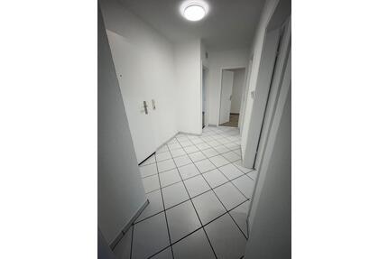 Helle 3 Zimmer Wohnung, Erstbezug nach Sanierung, Balkon und EBK - Delmenhorst Deichhorst