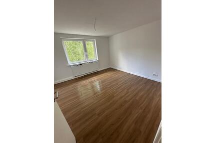 ** CO Nähe HUK ** gemütl. 3 ZI Wohnung ** neu renoviert ** 2. OG ab Mai - Coburg