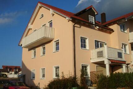 Ruhig wohnen in Ermlitz - 3-Zimmer DG-Whg. mit Süd-West-Balkon - Schkopau