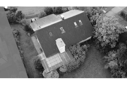 Gepflegter Bungalow mit Garten, Terrasse, Garage + 2 Stellplätzen - Lichtenfels