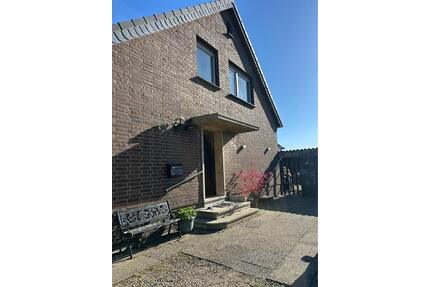 Großzügige Doppelhaushälfte mit großem Grundstück in Rheinberg