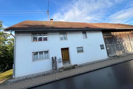 Bauernhof Innerorts mit großem Grund - Waal