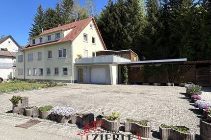 Schöne Doppelhaushälfte mit einem großzügigen Grundstück in einer naturnahen Lage von Eislingen! - Eislingen/Fils