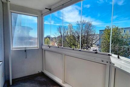 3-Raumwohnung mit Balkon - 372,00&nbsp;EUR Kaltmiete, ca.&nbsp; 59,00&nbsp;m&sup2; in Freiberg (PLZ: 09599)
