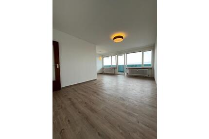 2,5 Zi. modernisierte Wohnung in Erlangen– neue EBK inkl.