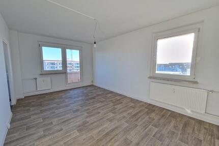 Lichtdurchflutete 2-Zimmer-Wohnung mit Balkon und Aufzug in Zerbst + 500 EUR Willkommensgutschein* - Zerbst (Anhalt)