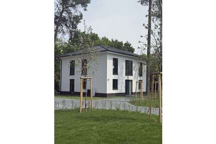 Haus zum Kaufen in Brandenburg - Blankenfelde-Mahlow 850.000,00 € 153 m²