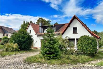 Haus zum Kaufen in Laucha 99.000,00 € 120 m²