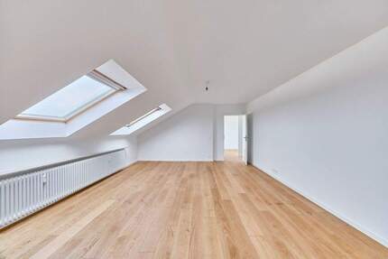 Modernisierte 3-Zimmer-Dachgeschosswohnung in Schwetzingen mit traumhafter Loggia