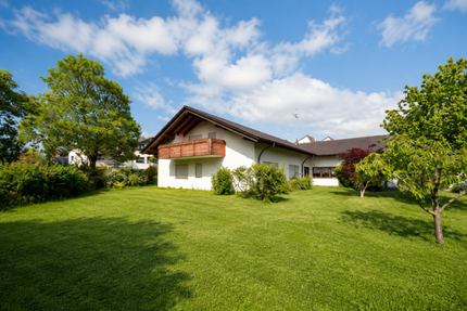 Haus zum Kaufen in Leonberg 1.150.000,00 € 197 m²